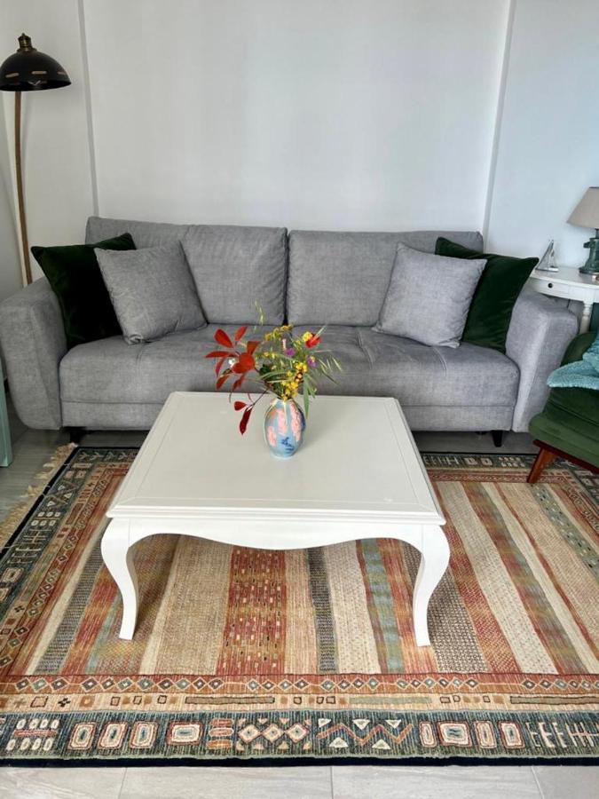 White Sidesea View Apartment Саранда Экстерьер фото