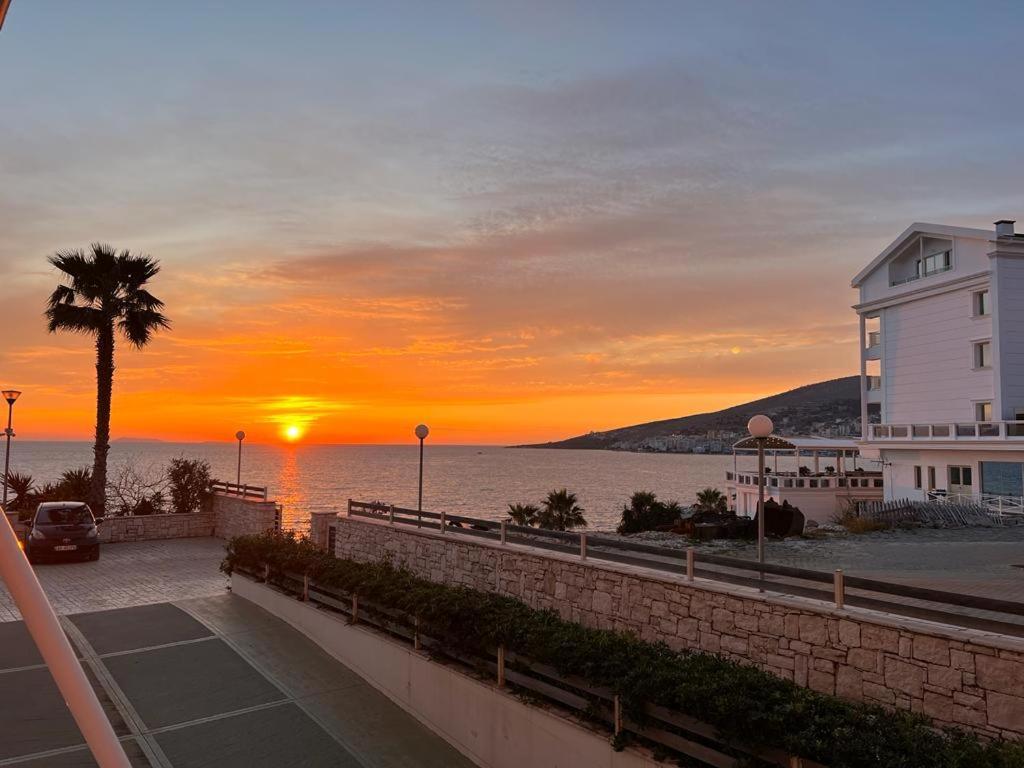 White Sidesea View Apartment Саранда Экстерьер фото